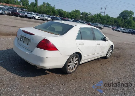 2006 Honda Accord 3.0 Ex z USA, uszkodzony, nr VIN 1HGCM66526A056825